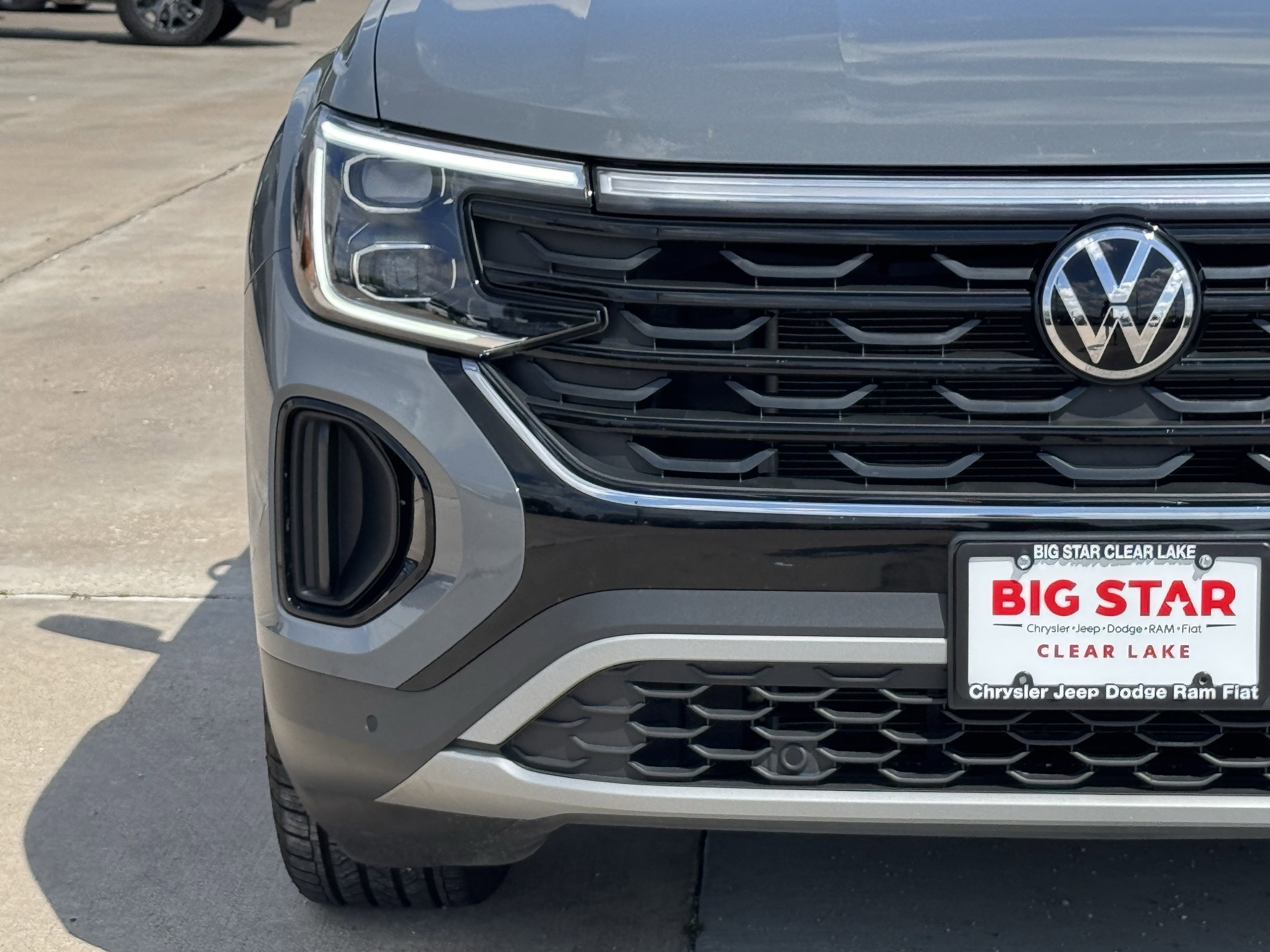 Used 2024 Volkswagen Atlas Cross Sport SE w/ Black Wheel Package FWD image 6