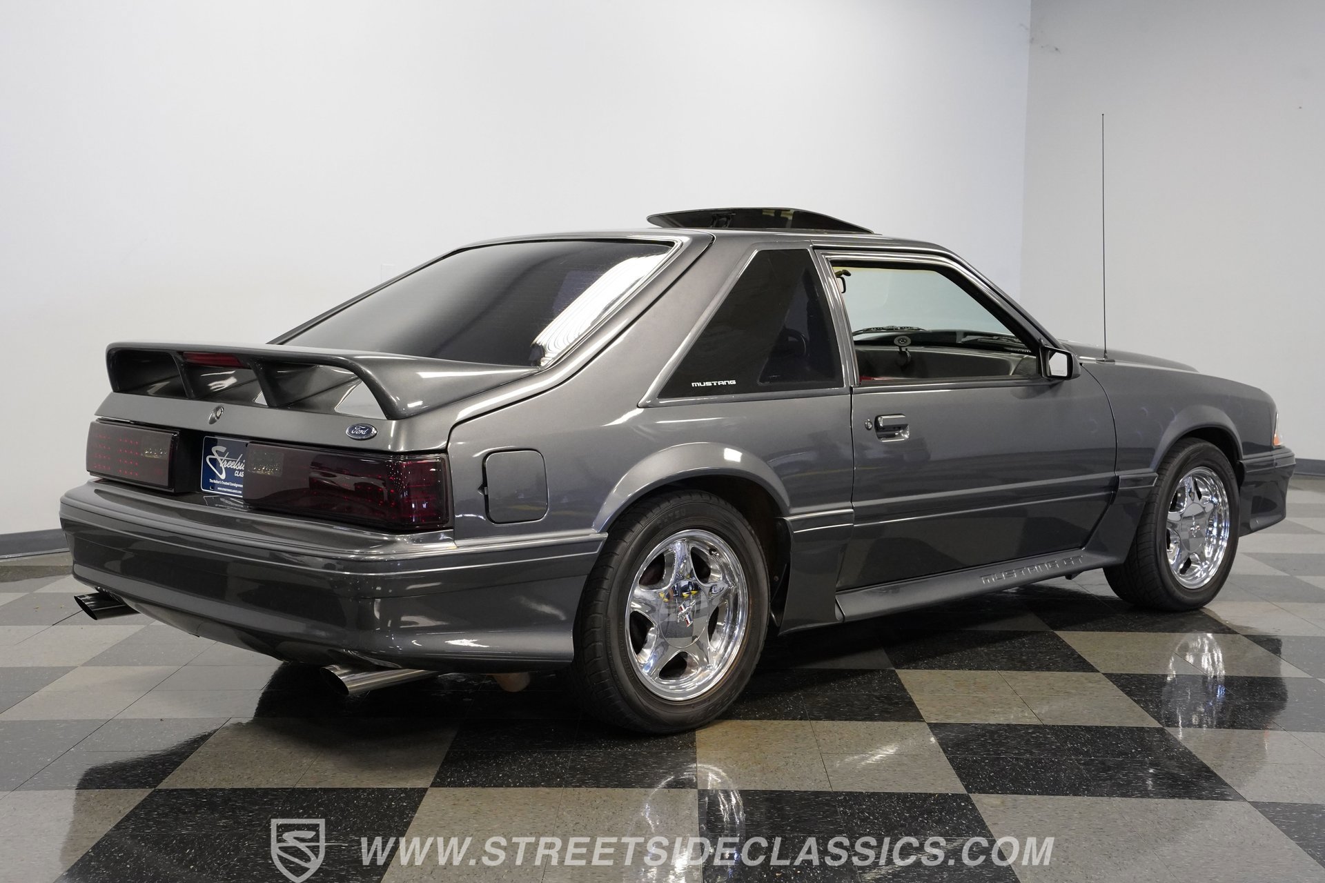 Used 1987 Ford Mustang GT RWD image 13