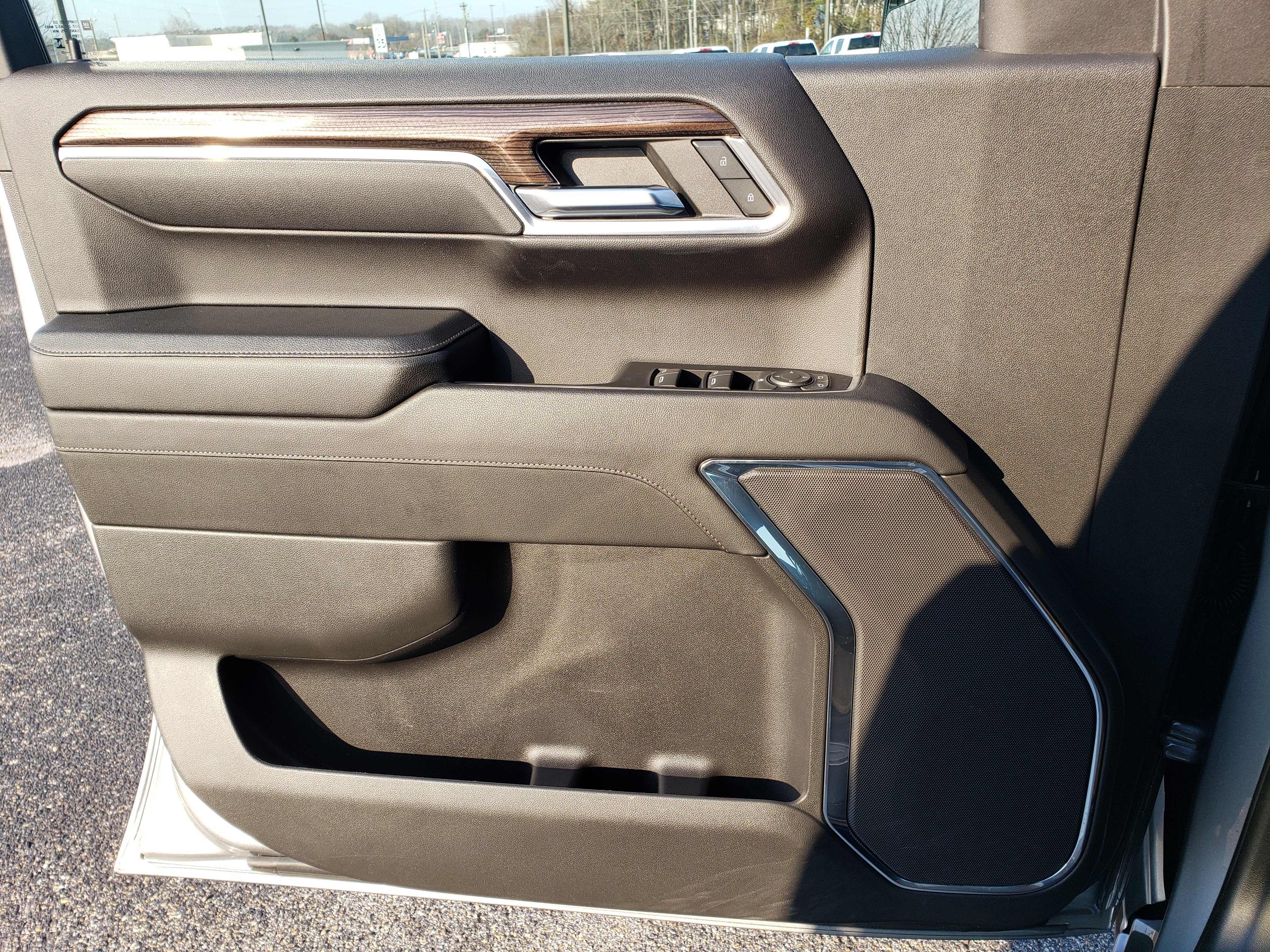 Used 2023 Chevrolet Silverado 1500 LT image 10