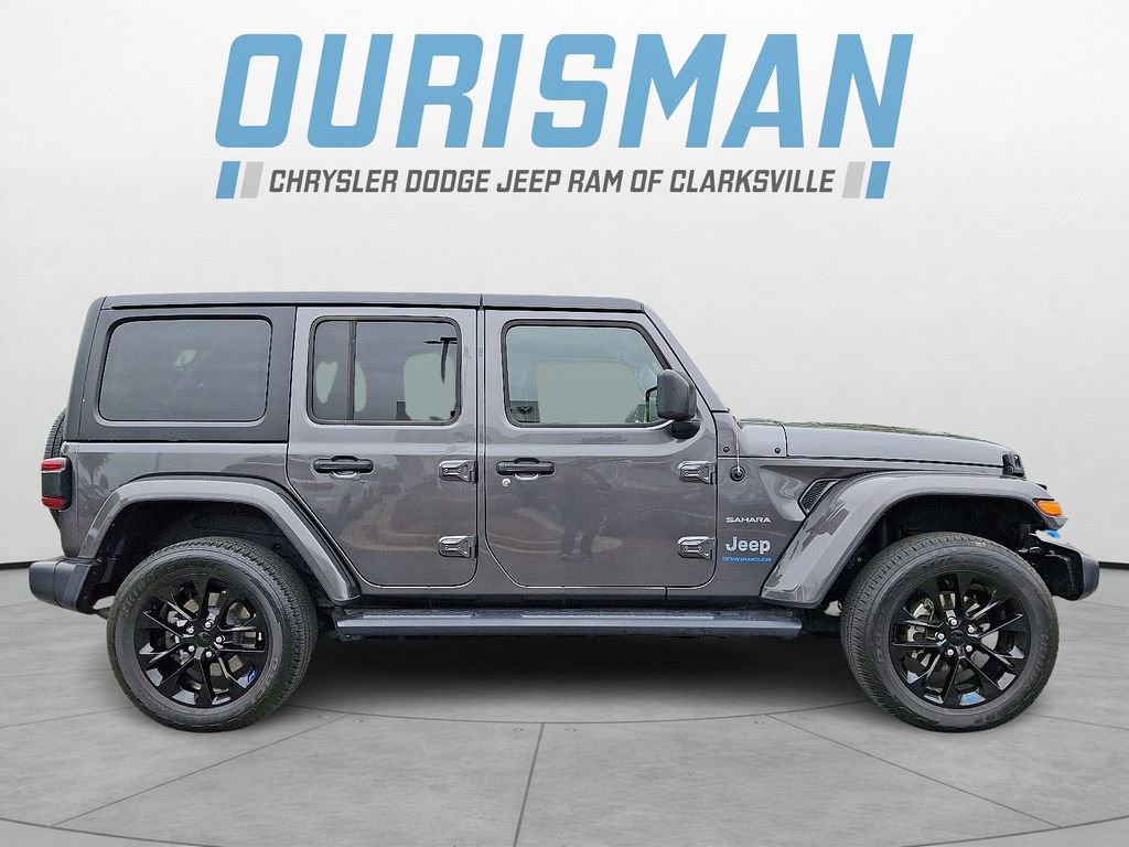 Used 2023 Jeep Wrangler Unlimited Sahara w/ Cold Weather Group AWD/4WD image 7