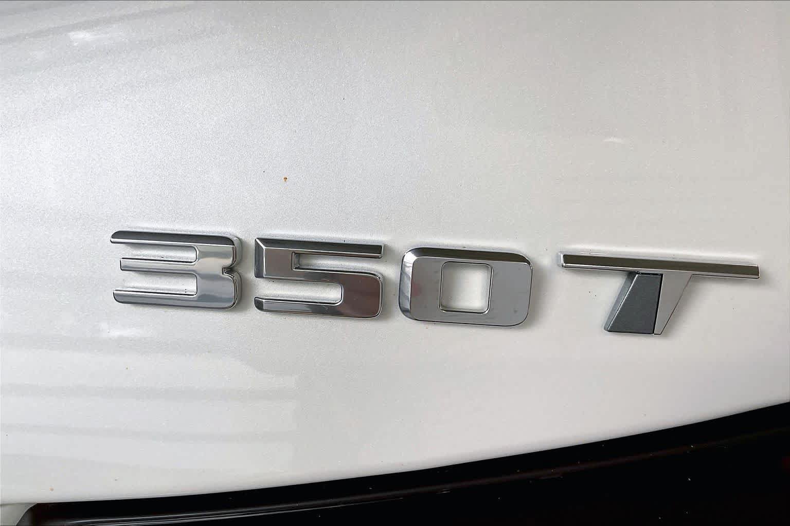 Used 2024 Cadillac XT4 Luxury w/ Cold Weather Package AWD/4WD image 10