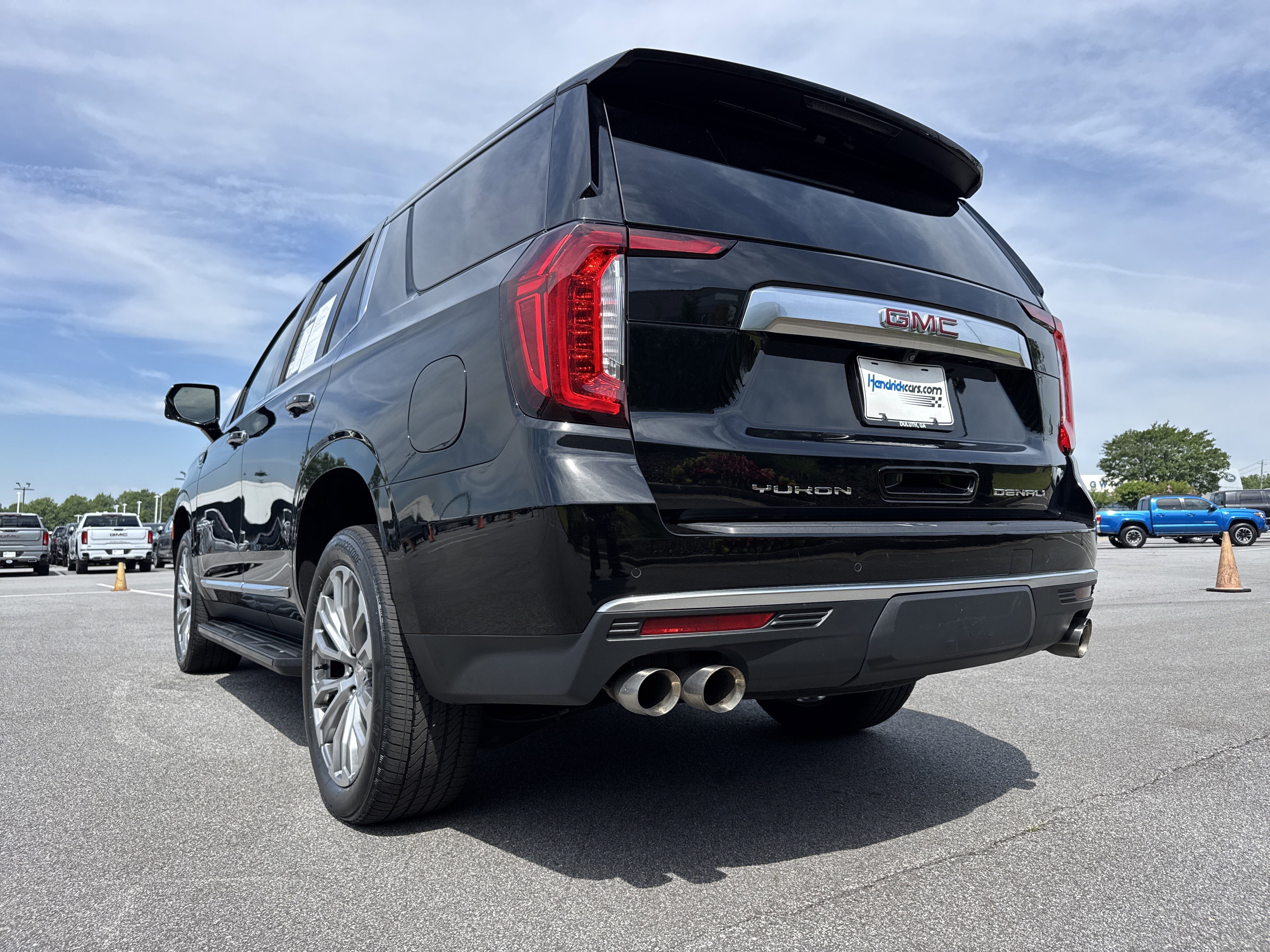 Used 2023 GMC Yukon Denali w/ LPO, Floor Liner Package AWD/4WD image 8