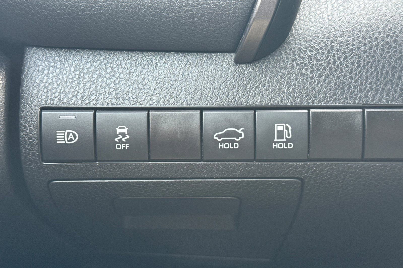 Used 2023 Toyota Camry SE image 31