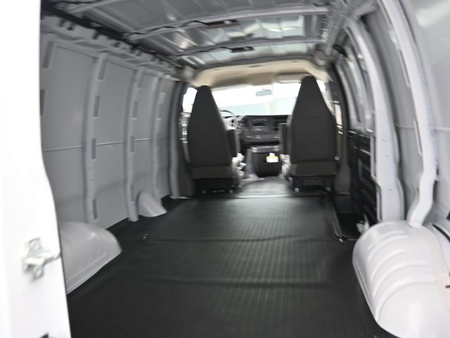 New 2026 Chevrolet Express 2500 image 9