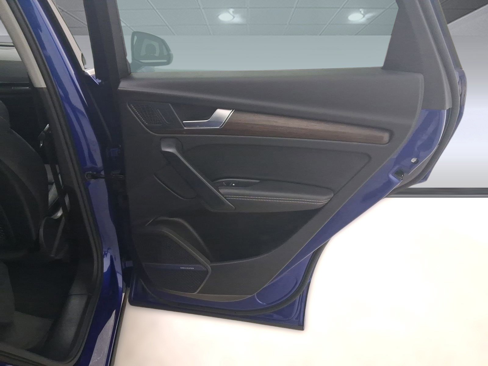 Used 2024 Audi Q5 e Premium Plus w/ Premium Plus Package image 29