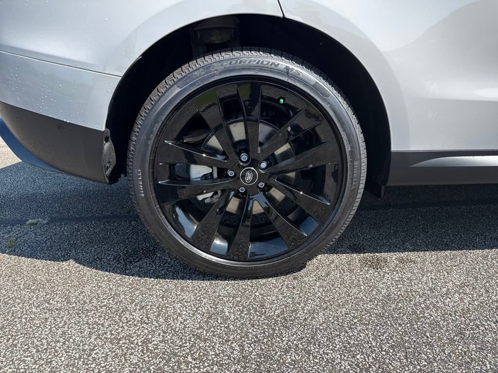 New 2025 Land Rover Range Rover Sport SE image 25