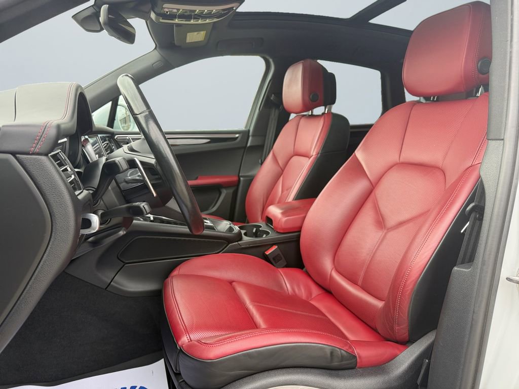 Used 2022 Porsche Macan image 9