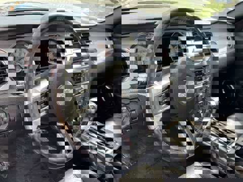 Used 2010 Ford Mustang Coupe image 57