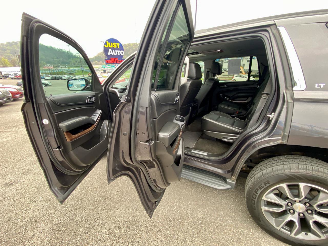 Used 2018 Chevrolet Tahoe LT AWD/4WD image 15