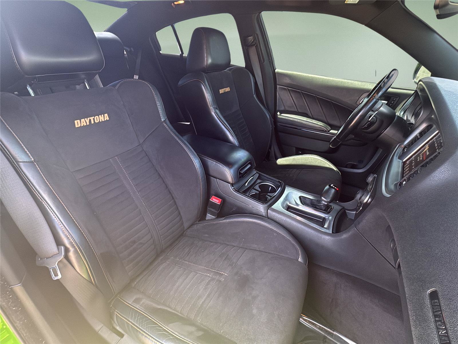 Used 2017 Dodge Charger R/T RWD image 19