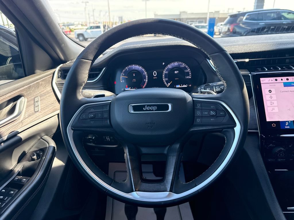 Used 2024 Jeep Grand Cherokee L Limited w/ Luxury Tech Group II image 18