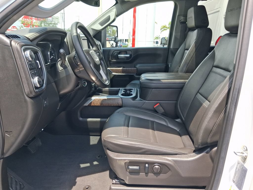 Used 2023 GMC Sierra 3500 Denali AWD/4WD image 14