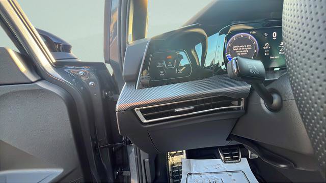 New 2026 Volkswagen Golf 2.0T image 11