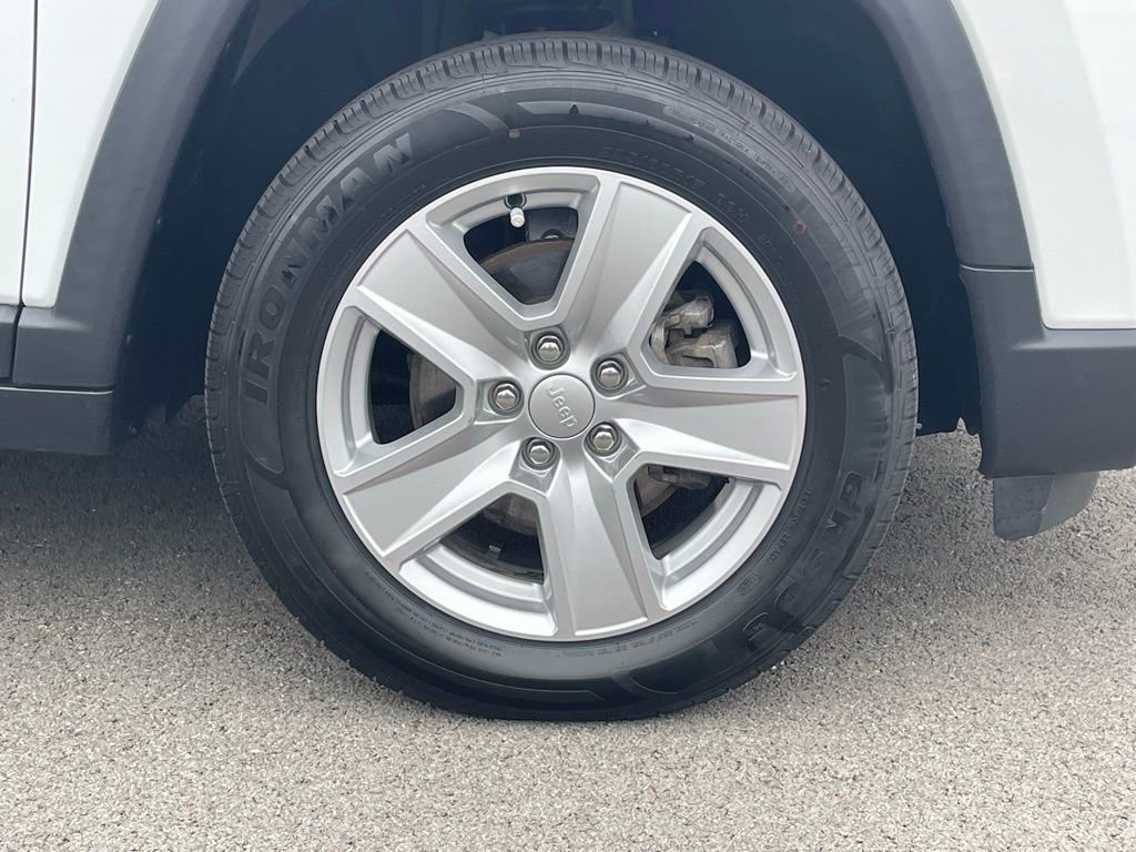 Certified 2022 Jeep Compass Latitude image 9