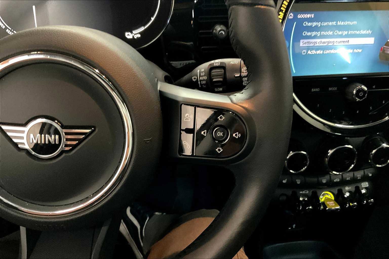 Used 2024 MINI Cooper SE image 22