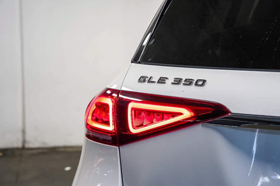 Used 2022 Mercedes-Benz GLE 350 4MATIC image 11