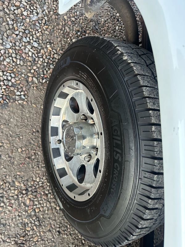 Used 2010 Ford E-150 and Econoline 150 image 38