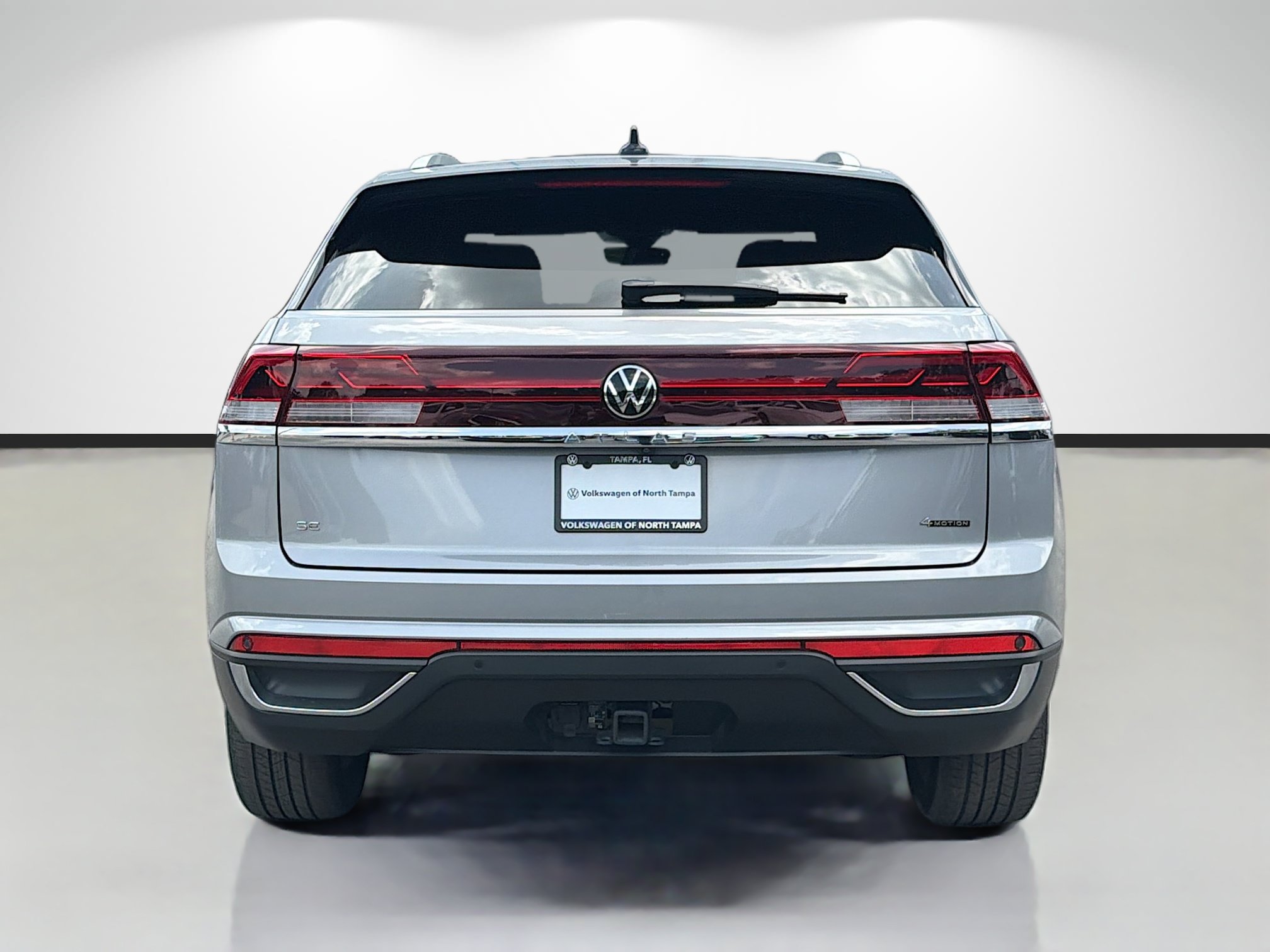 Used 2024 Volkswagen Atlas Cross Sport SE w/ Panoramic Sunroof Package AWD/4WD image 4