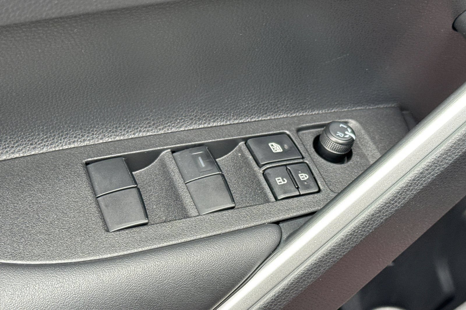 Certified 2026 Toyota Corolla Cross LE w/ Moonroof Package FWD image 15