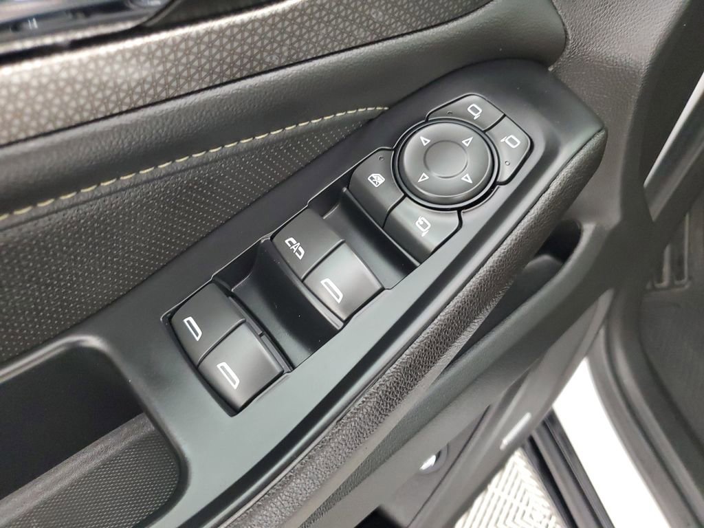 Used 2023 Chevrolet Traverse Premier w/ Redline Edition image 28