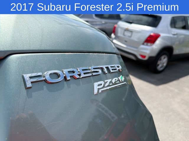 Used 2017 Subaru Forester 2.5i Premium w/ All-Weather Package AWD/4WD image 17