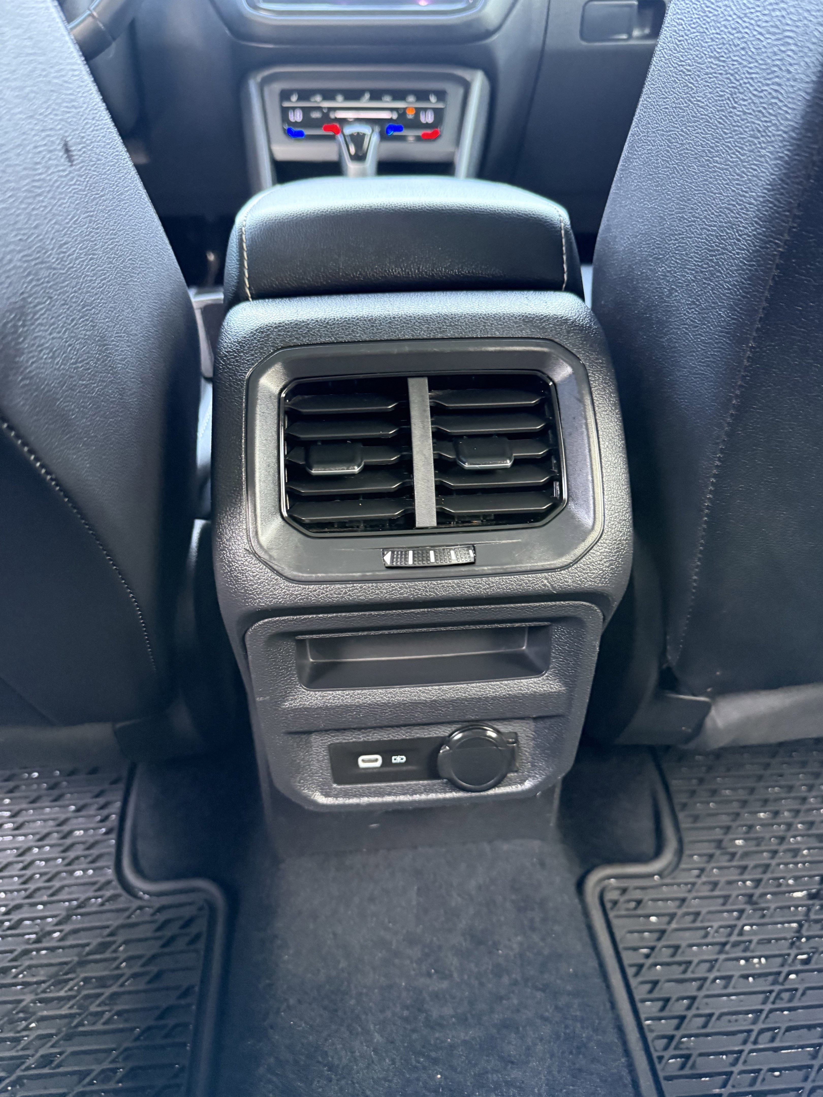 Used 2022 Volkswagen Tiguan SE FWD image 18