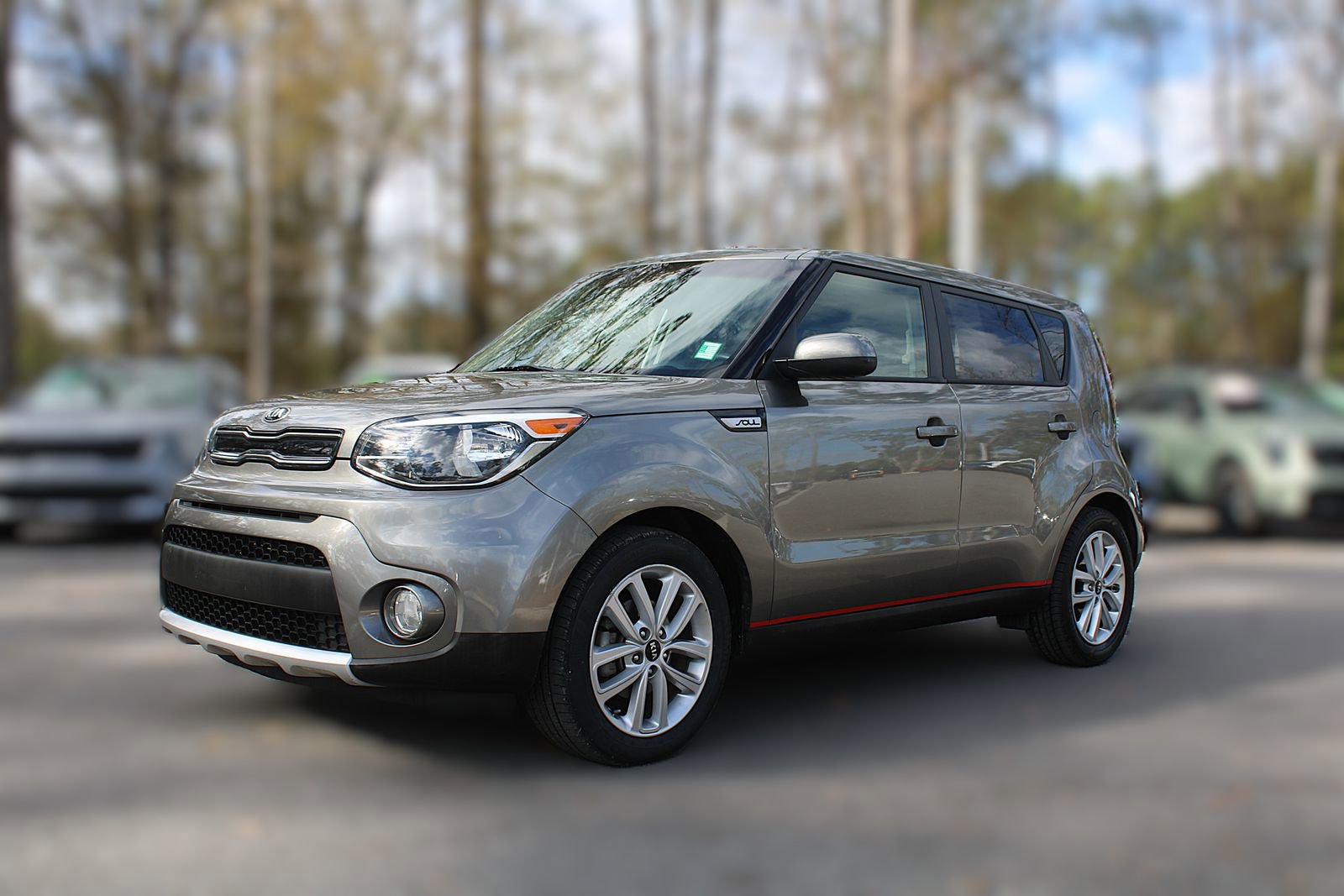 Certified 2018 Kia Soul + image 3