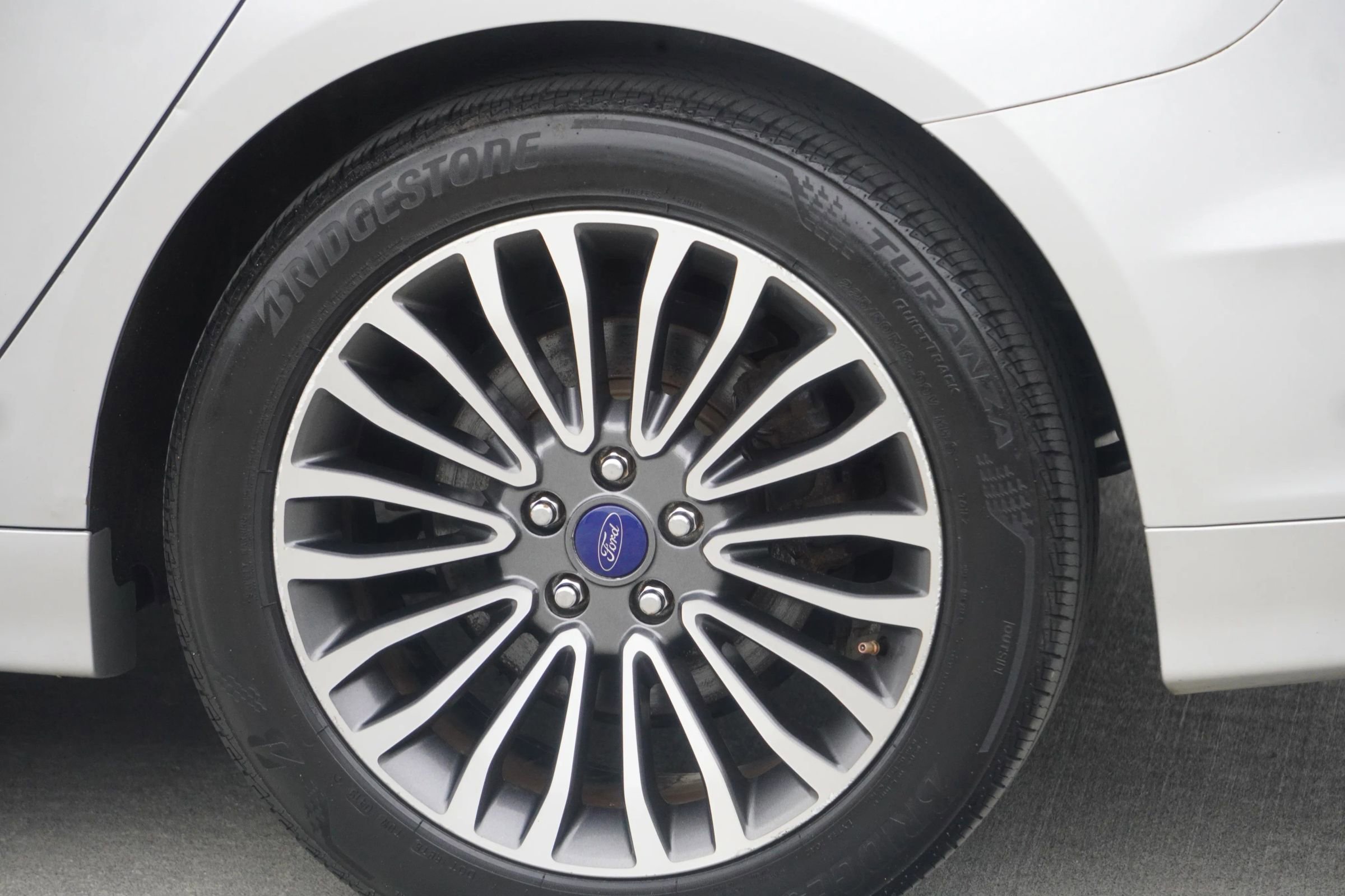 Used 2017 Ford Fusion SE image 22