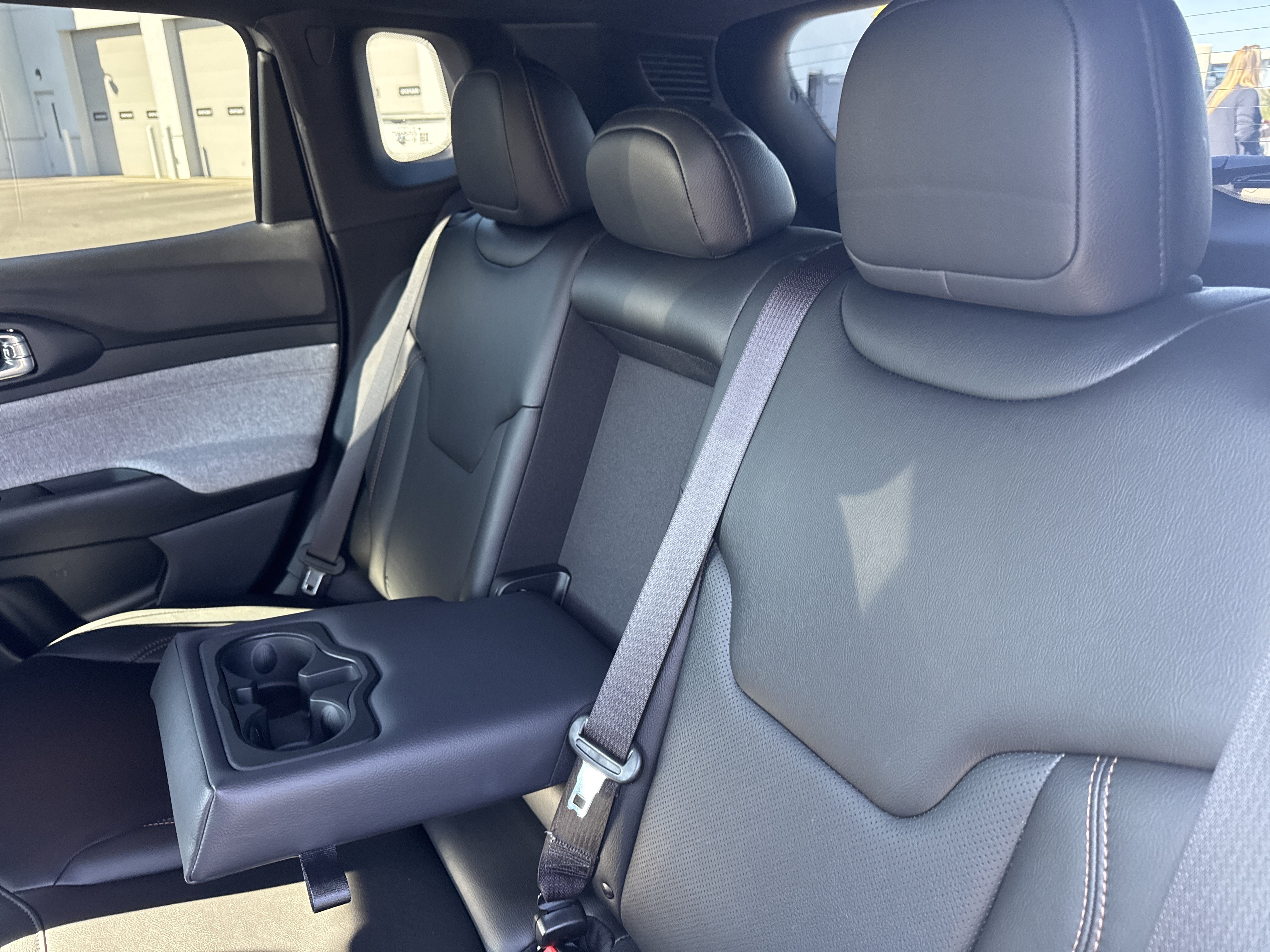 Used 2023 Jeep Compass Latitude AWD/4WD image 34