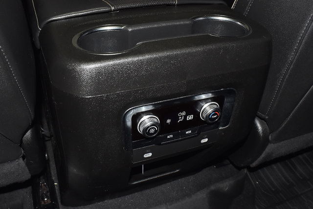 Used 2024 GMC Yukon XL SLT AWD/4WD image 20