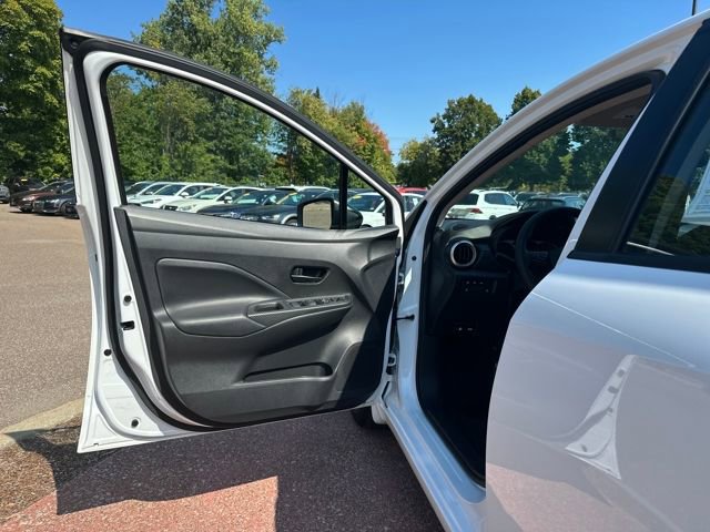 Used 2025 Nissan Versa S w/ Trunk Package image 11