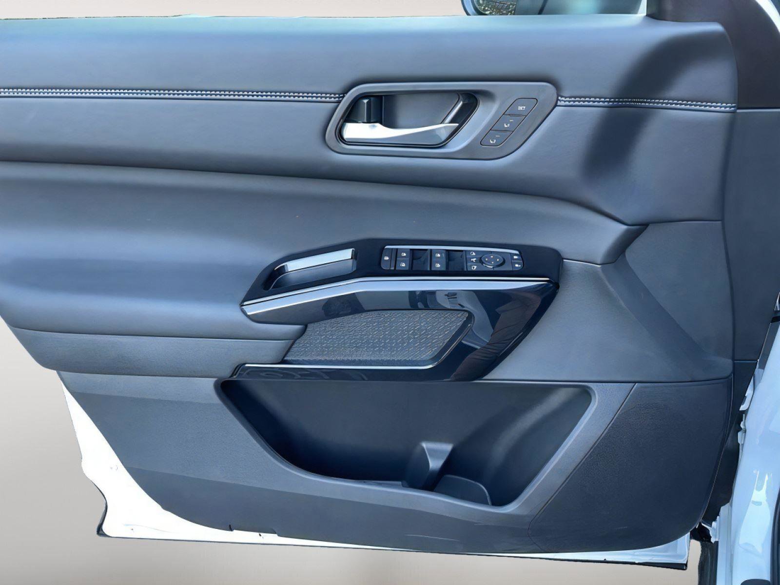 New 2026 Nissan Pathfinder Platinum AWD/4WD image 19