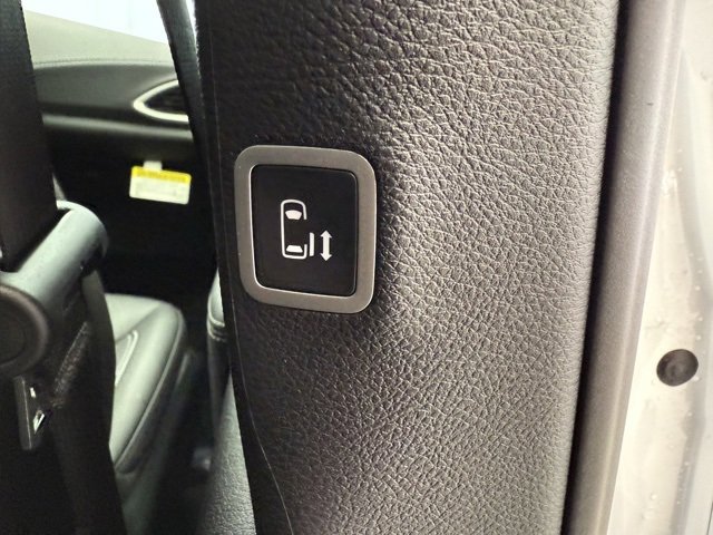 New 2026 Chrysler Pacifica Select image 36
