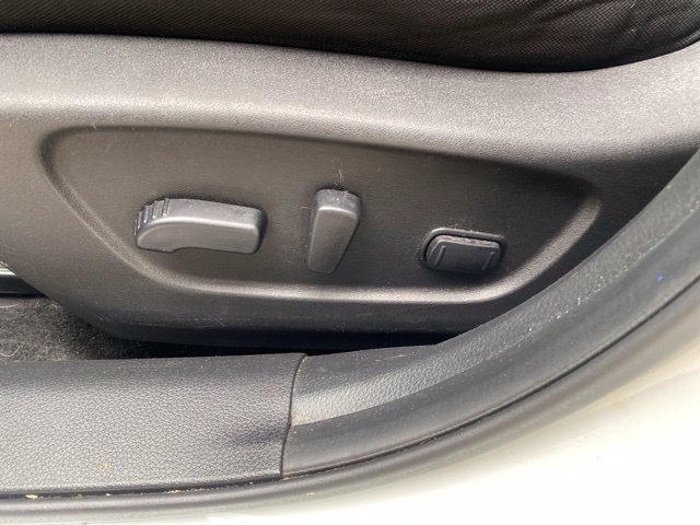 Used 2018 Nissan Rogue SV w/ Premium Package FWD image 27