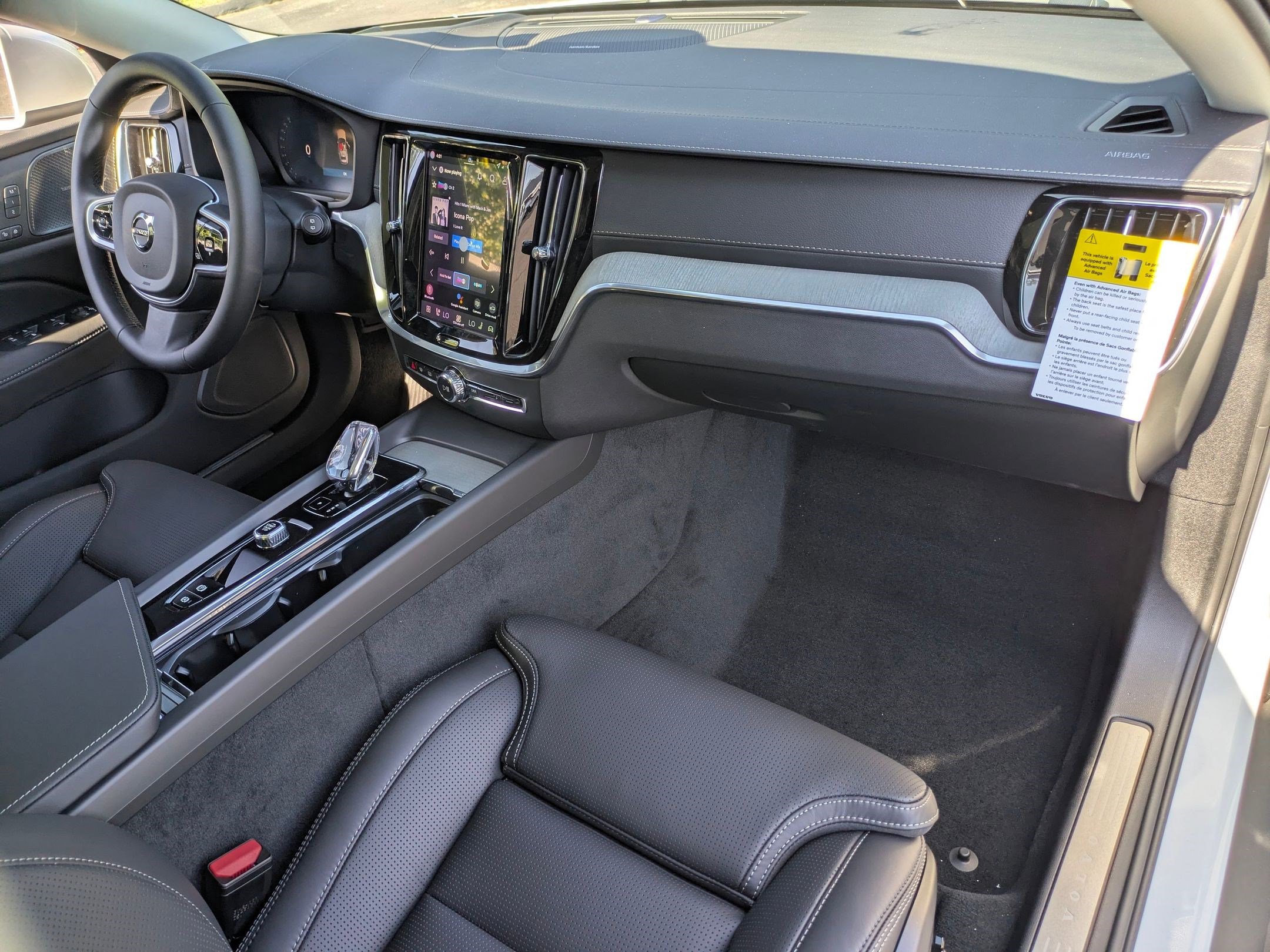 New 2026 Volvo V60 B5 Cross Country Ultra w/ Protection Package Premier image 26