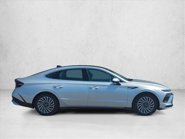 Certified 2025 Hyundai Sonata Limited FWD image 8