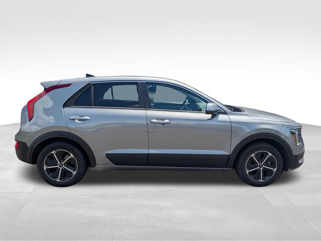 Used 2023 Kia Niro LX FWD image 8