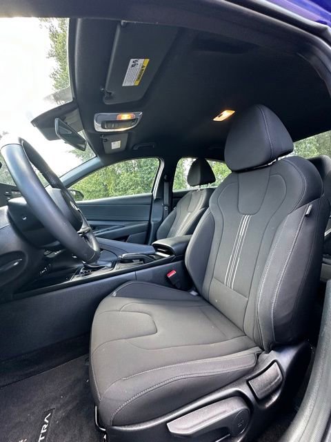 Certified 2025 Hyundai Elantra Sport FWD image 12