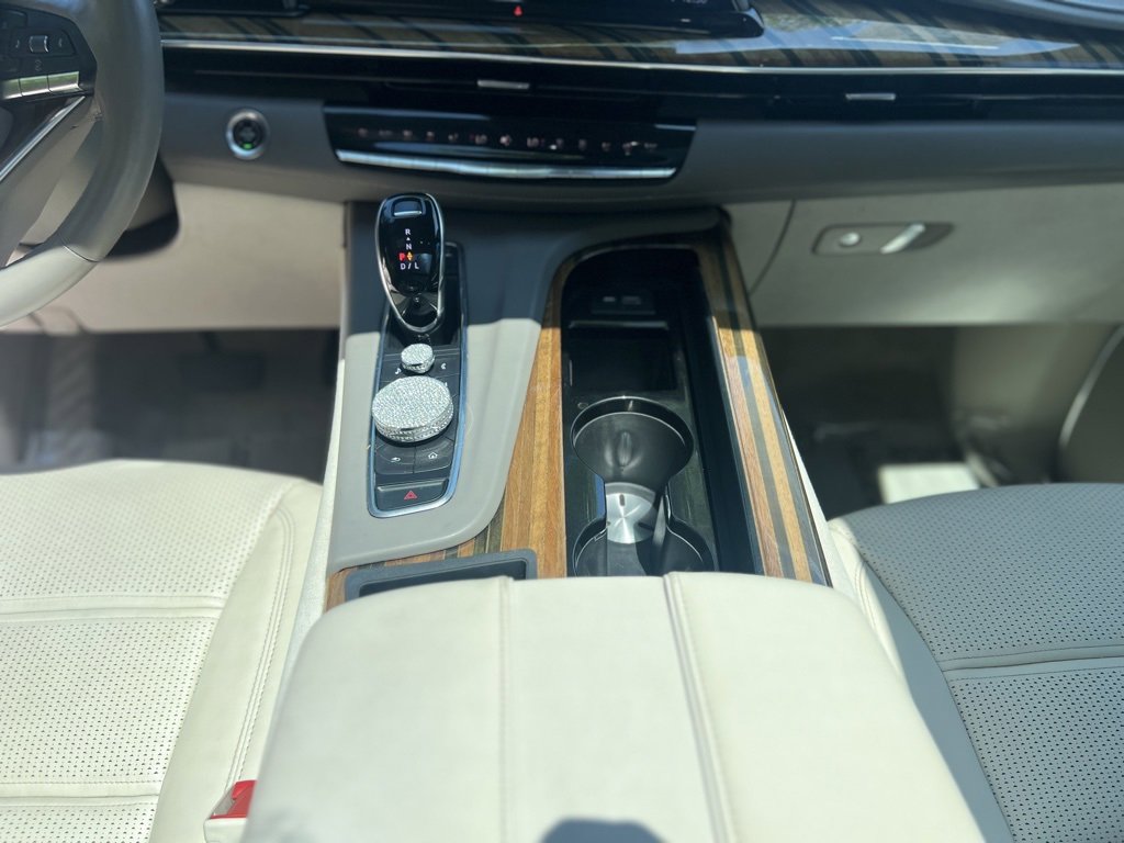 Used 2022 Cadillac Escalade Premium Luxury Platinum image 15