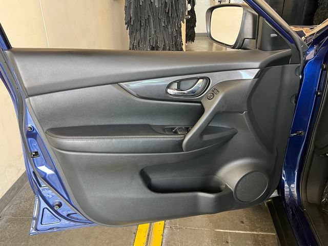 Used 2018 Nissan Rogue S AWD/4WD image 27