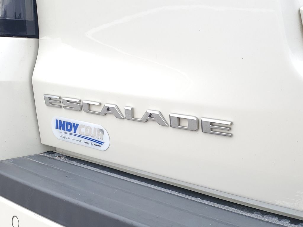 Used 2015 Cadillac Escalade ESV 4WD image 8