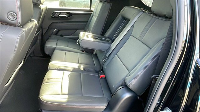 New 2026 Chevrolet Suburban RST image 12