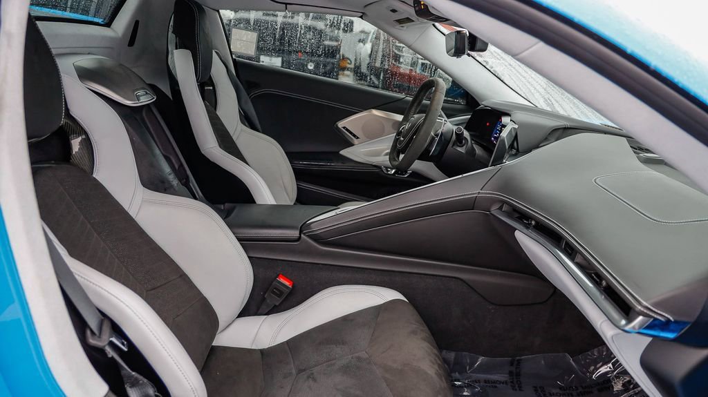 Used 2021 Chevrolet Corvette Stingray Premium Conv w/ Z51 Performance Package image 19