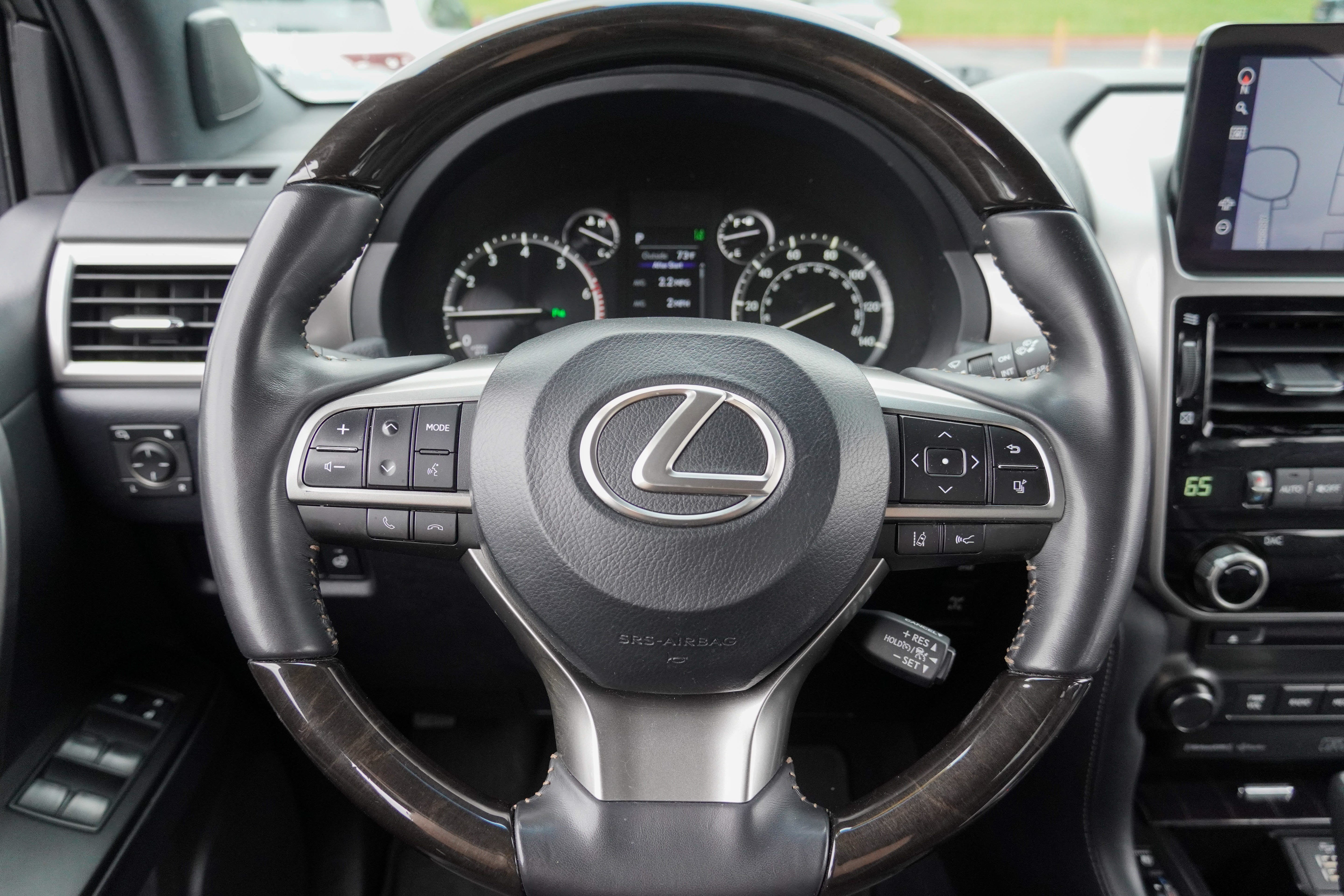 Used 2022 Lexus GX 460 Premium w/ Accessory Package AWD/4WD image 17