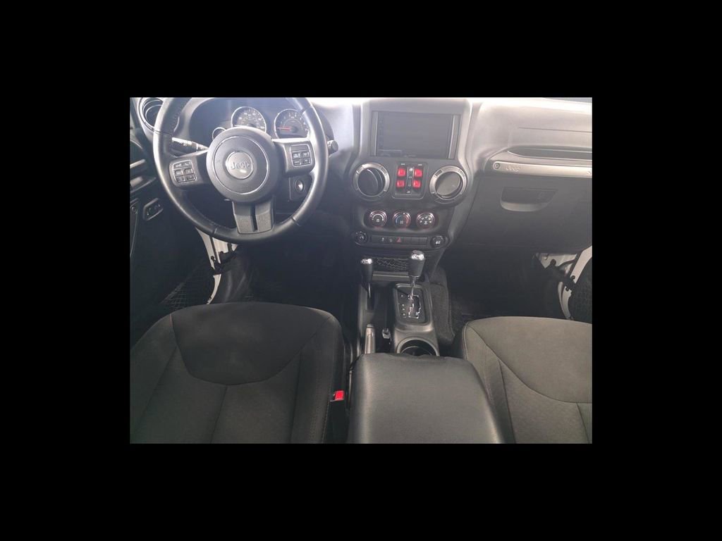 Used 2018 Jeep Wrangler Unlimited Sport S image 13