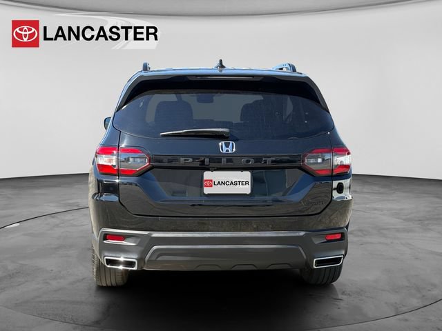 Used 2025 Honda Pilot Sport image 6