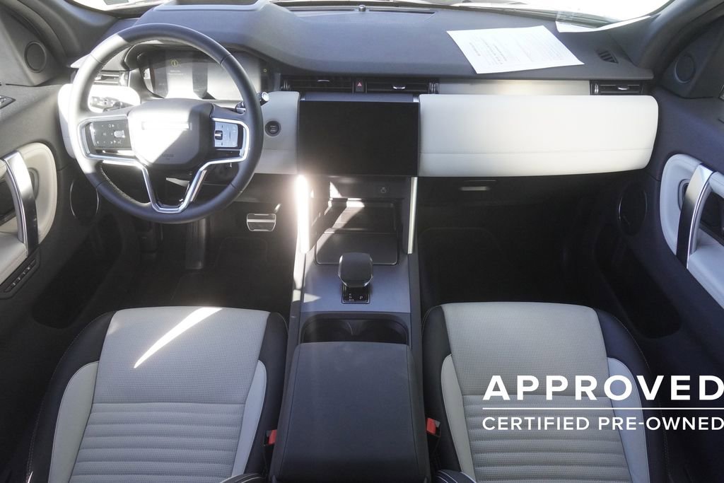Used 2025 Land Rover Discovery Sport Dynamic SE image 9