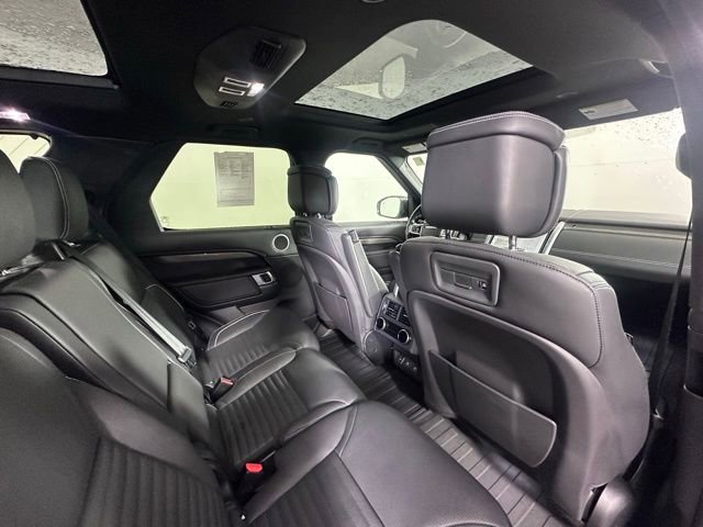 Used 2024 Land Rover Discovery Metropolitan Edition AWD/4WD image 12