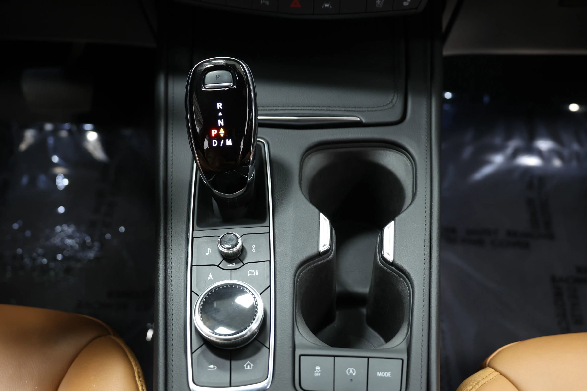 Used 2024 Cadillac XT4 Premium Luxury image 32