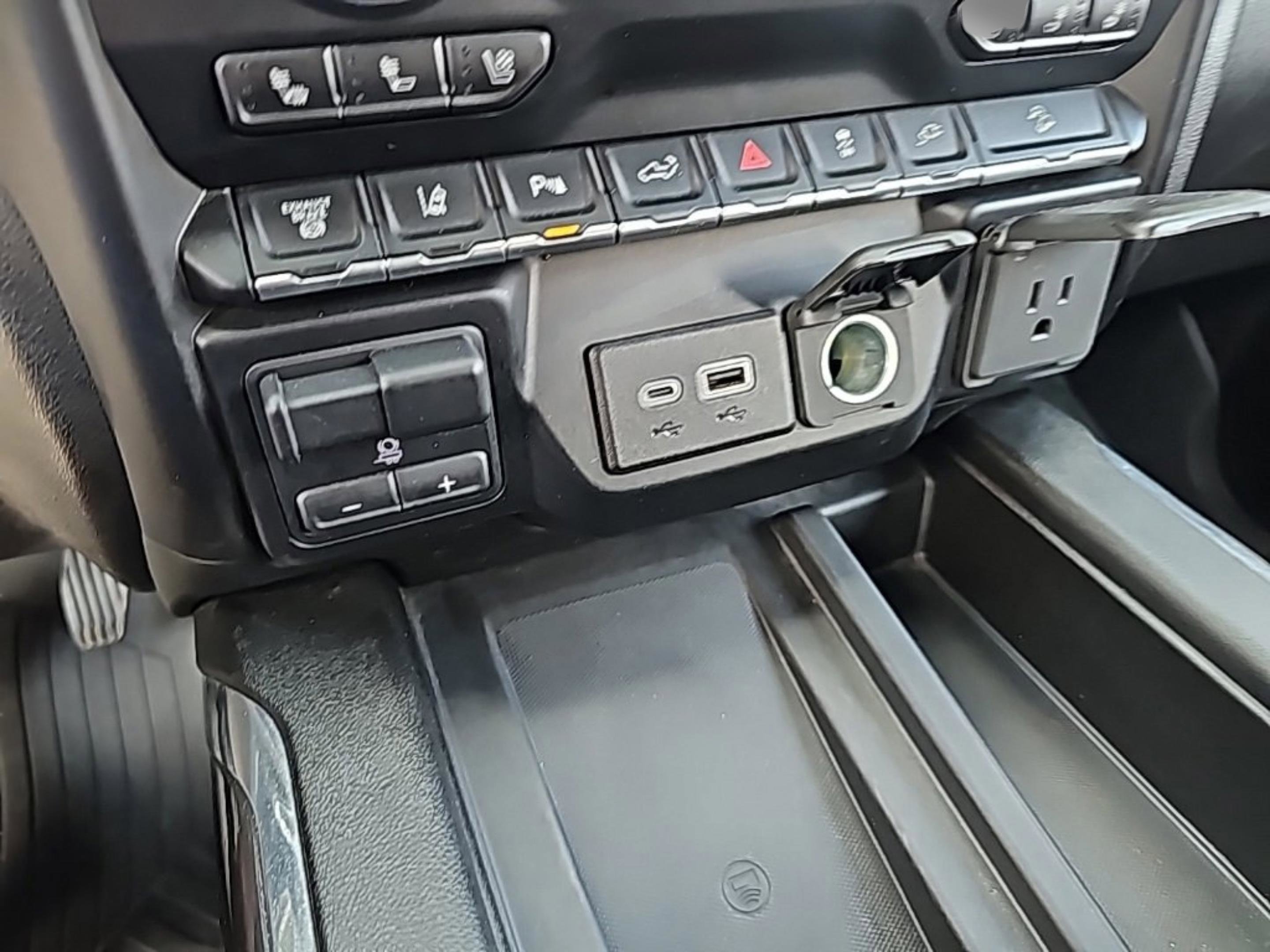 Used 2023 Chevrolet Silverado 2500 LTZ w/ LTZ Premium Package image 25